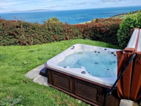 Torr Lodge- luxury log cabin with private hot tub!